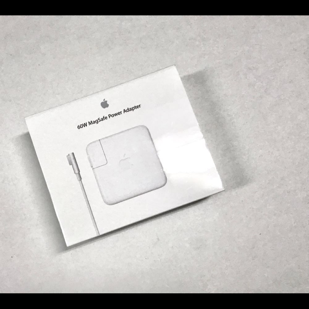 NWT 60W Apple Power Adapter